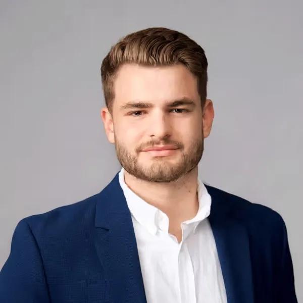 Blenor Hadergjonaj, Årets Flip-megler 2025